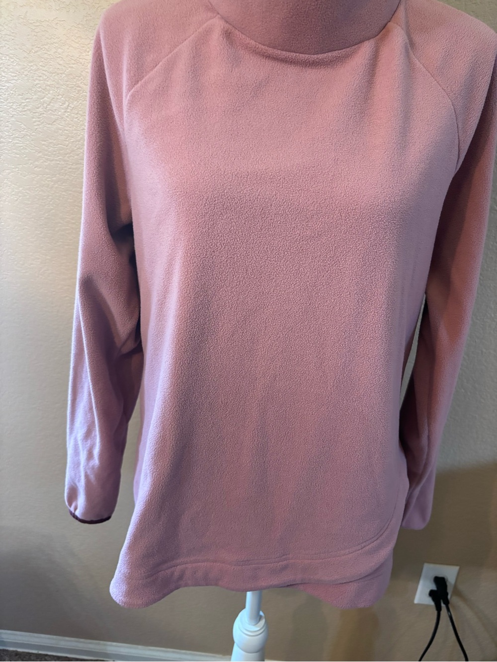 L.L. Bean Fleece Pullover Large 2-Tone Burgundy Trim Cozy Repreve Polyester Soft - Picture 5 of 16